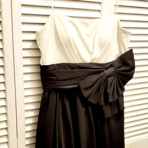 Dress black and cream